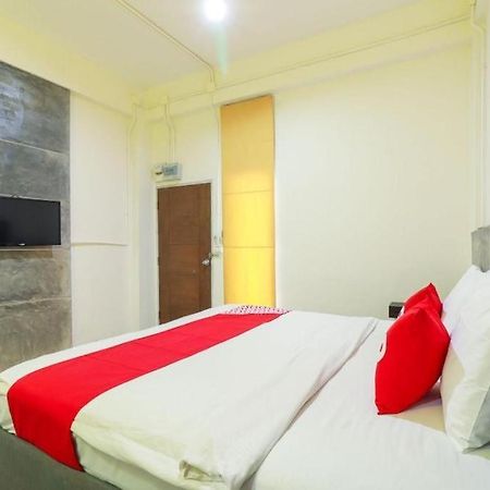 Oyo 412 7 Days Hotel Chiang Mai Exterior foto