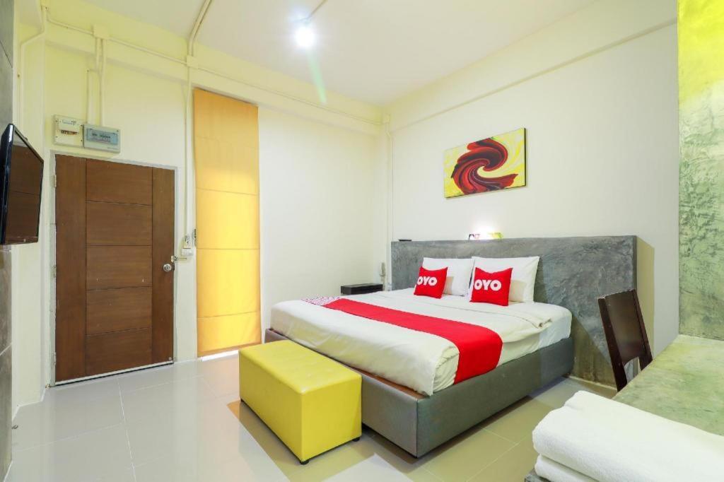 Oyo 412 7 Days Hotel Chiang Mai Exterior foto