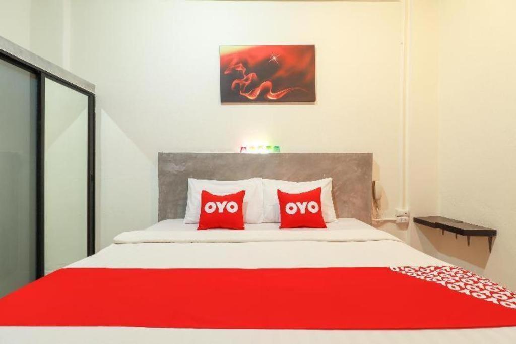 Oyo 412 7 Days Hotel Chiang Mai Exterior foto