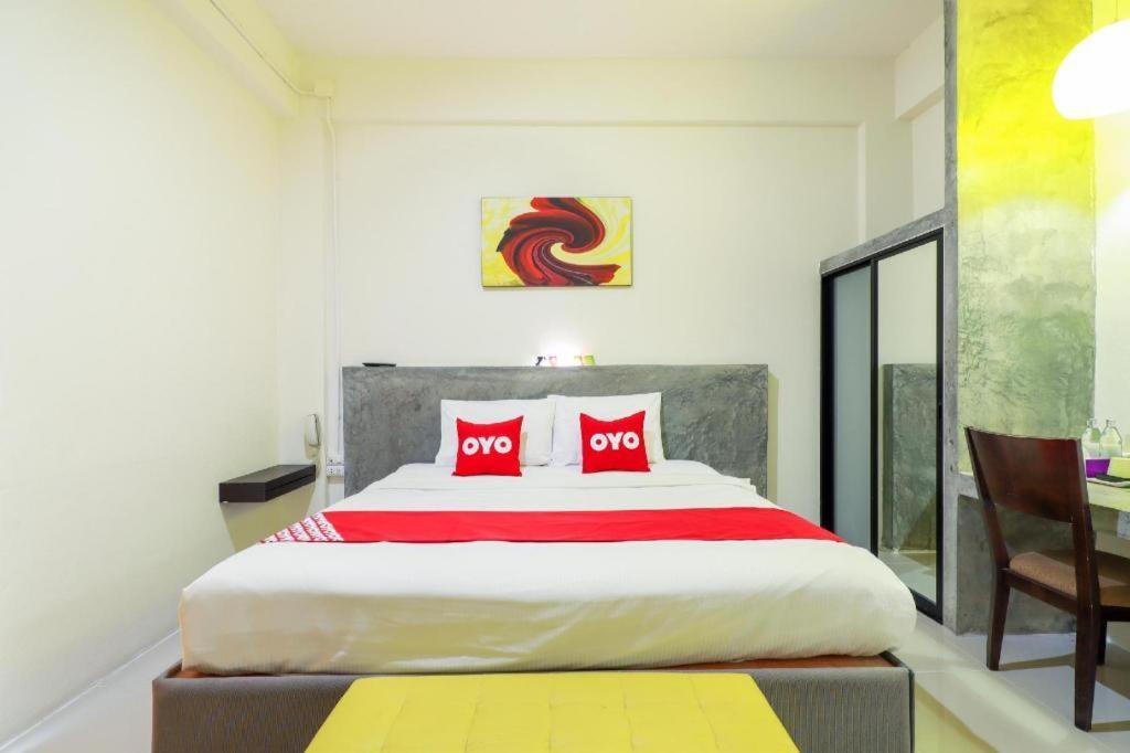 Oyo 412 7 Days Hotel Chiang Mai Exterior foto