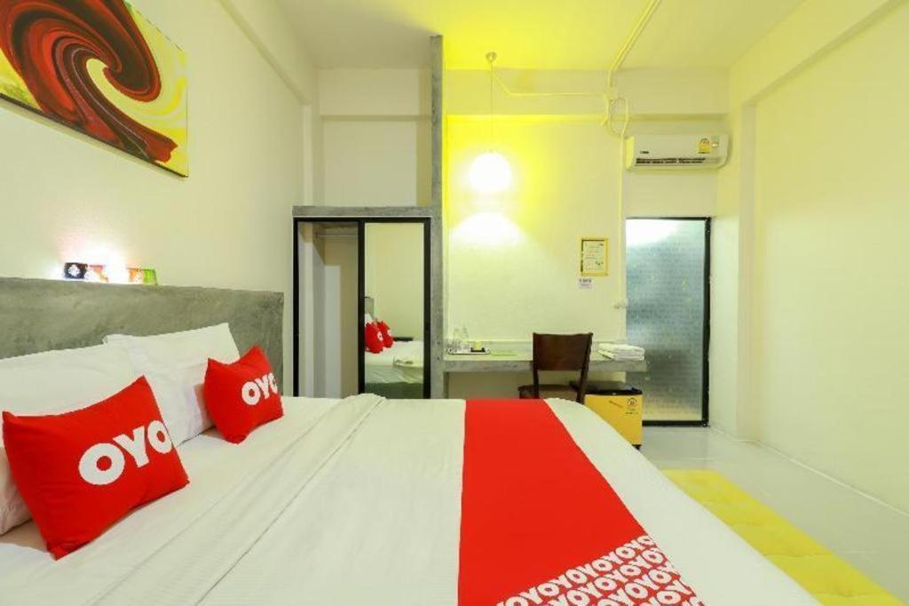 Oyo 412 7 Days Hotel Chiang Mai Exterior foto