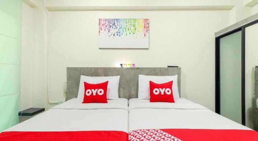 Oyo 412 7 Days Hotel Chiang Mai Exterior foto