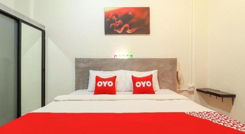 Oyo 412 7 Days Hotel Chiang Mai Exterior foto