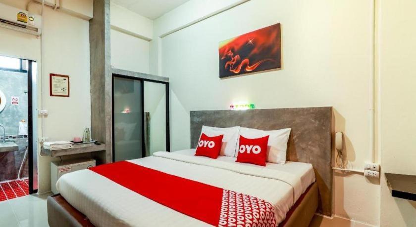 Oyo 412 7 Days Hotel Chiang Mai Exterior foto