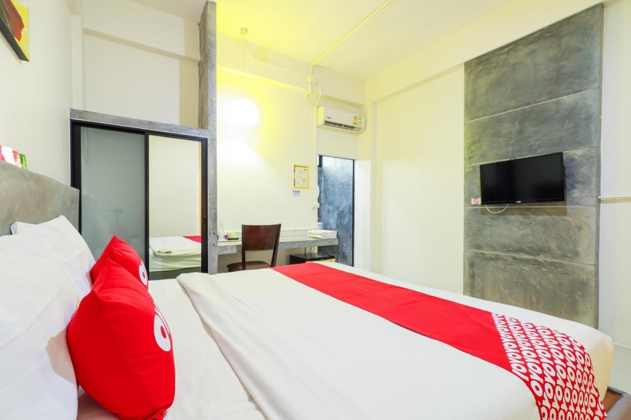 Oyo 412 7 Days Hotel Chiang Mai Exterior foto